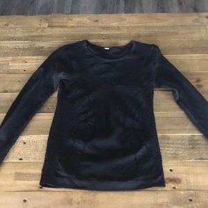 Alo yoga Lark Long Sleeve Top in black